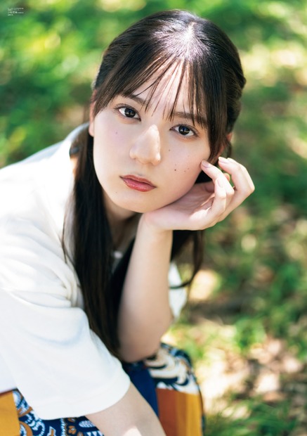 『B.L.T.2025年10月号』別冊付録：小坂菜緒（日向坂46）　両面超ビッグポスター