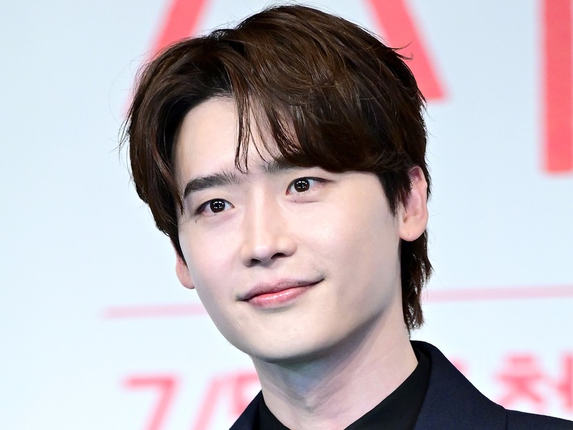 イ・ジョンソク、まさに秋が似合う俳優！変化した仕事観も明らかに「以前は1人で悩んでいた」【PHOTO】