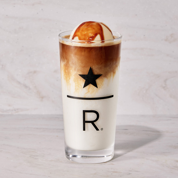 『スターバックス リザーブ® エスプレッソ アフォガート フラペチーノ®』（/Iced）＜テイクアウト＞864円　＜店内利用＞880円