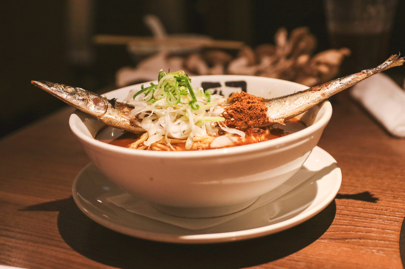 牛角流秋刀魚ラーメン【撮影／平木昌宏】