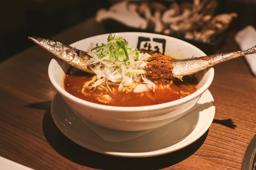 牛角流秋刀魚ラーメン【撮影／平木昌宏】