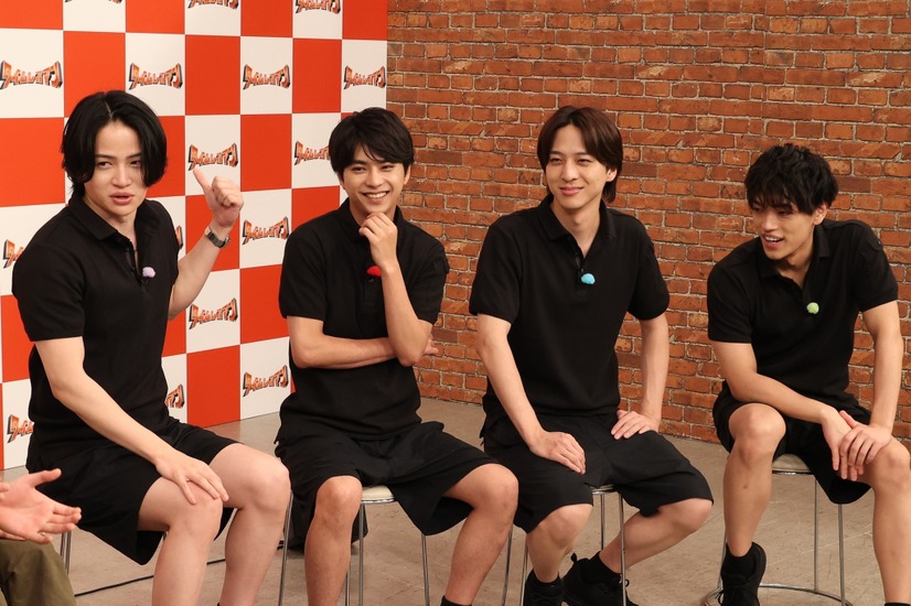 左から）菊池風磨、佐藤勝利、寺西拓人、原嘉孝『タイムレスマン』（C）フジテレビ