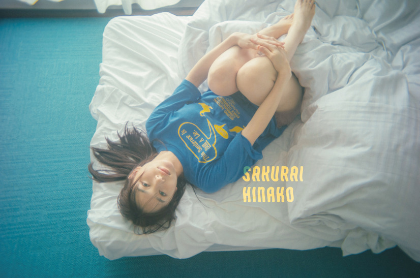 「桜井日奈子2026カレンダーブック」（東京ニュース通信社刊）