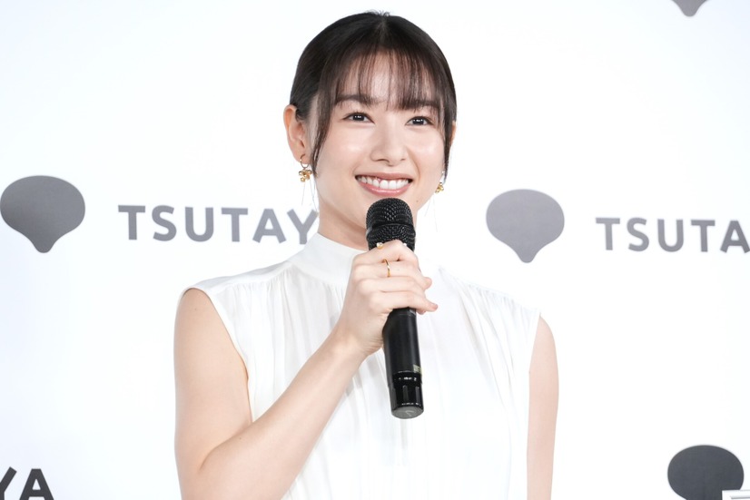 桜井日奈子【撮影：小宮山あきの】