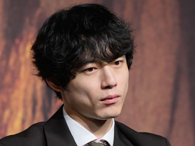 「韓国は不倫を日本史の次くらいに嫌う。お前は両方」坂口健太郎、イメージ壊滅か　現地ファンの反応が辛辣