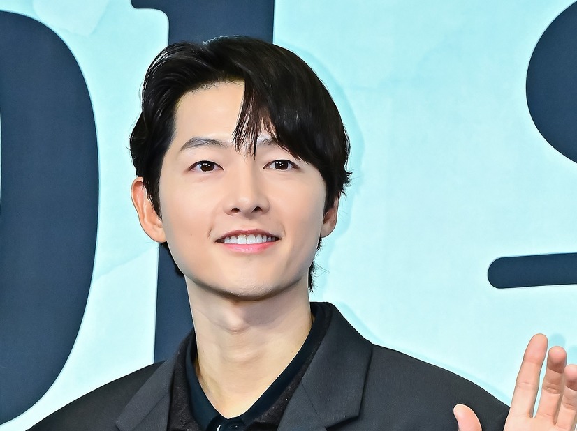 “2児のパパ”になったソン・ジュンギ、趣味は近所の散歩？同い年タレントに「家の前を通ることもある」