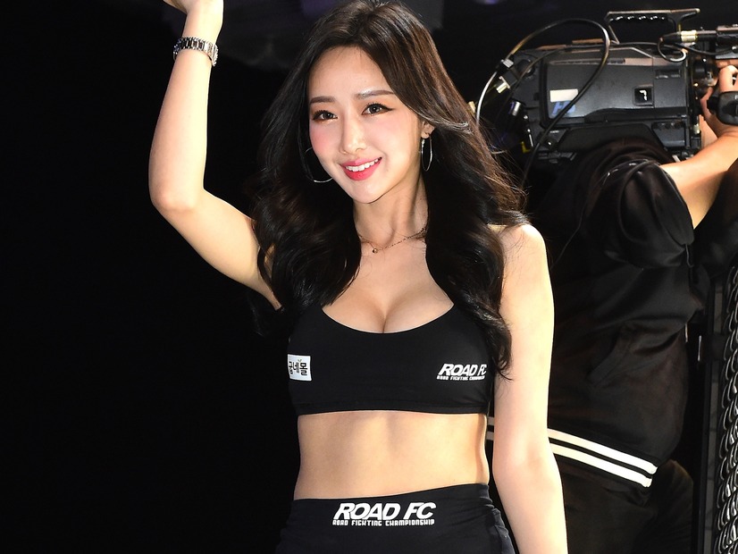 生前はレースクイーンやラウンドガールとして人気も…突然この世を去った韓国女性モデル、1周忌