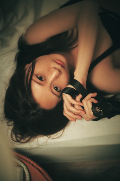 古畑奈和2nd写真集「知らない私」 　撮影／岡本武志　発売／光文社