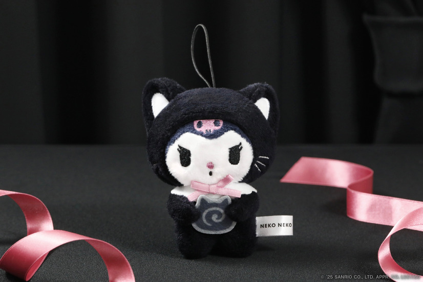 クロミの黒ねこマスコット　1,200円（税込）© 2025 SANRIO CO., LTD. APPROVAL NO. L661186
