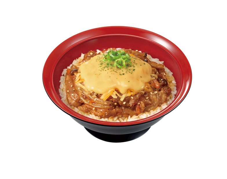 とろ～り3種のチーズプルコギ牛カルビ焼肉丼（並盛）　　940円