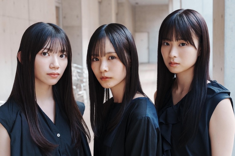 「B.L.T.2025年11月号」（東京ニュース通信社刊）撮影／HIROKAZU　左から：佐藤愛桜、中川智尋、松本和子