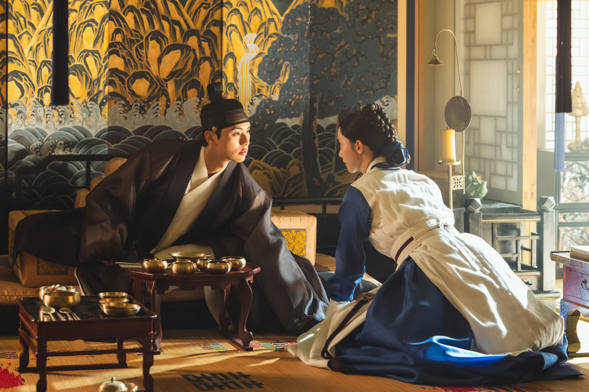 韓国ドラマ『暴君のシェフ』天才シェフを演じるユナのキュートな韓服姿に注目！