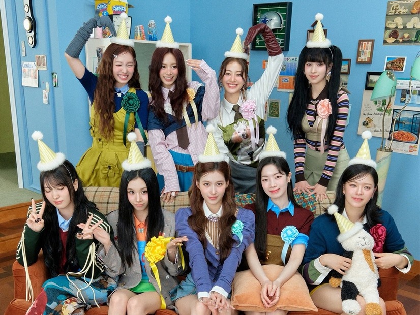 TWICE、“デビュー10周年”スペシャルAL『TEN：The Story Goes On』本日リリース！ファンへ愛を届ける