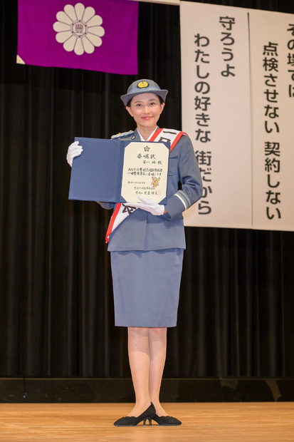 警視庁池袋警察署一日警察署長に就任した菊川怜