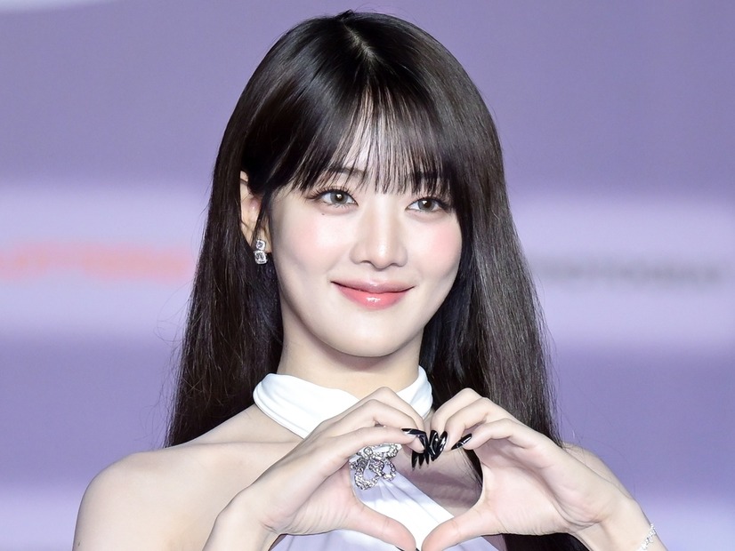 “ロリータ風ドレス”姿が可愛すぎる…i-dle・ミンニ、限界突破のビジュアルに反響「天才です」「眼福」【PHOTO】