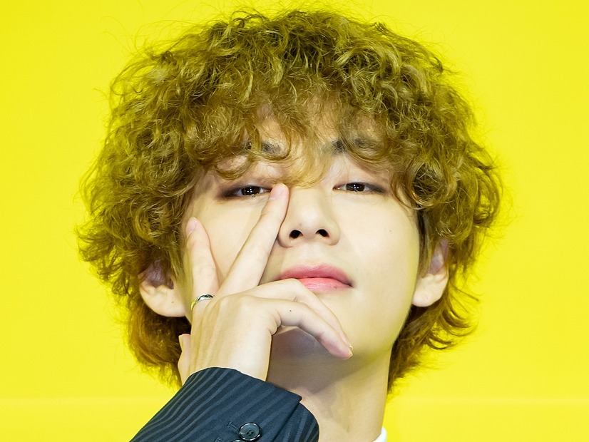 BTS・Vが訪れただけで「聖地」になる!! パリの小さな店が世界で拡散中