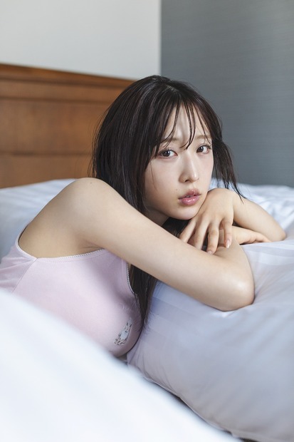 AKB48・小栗有以『1stフォト＆スタイルブック』（C）宝島社