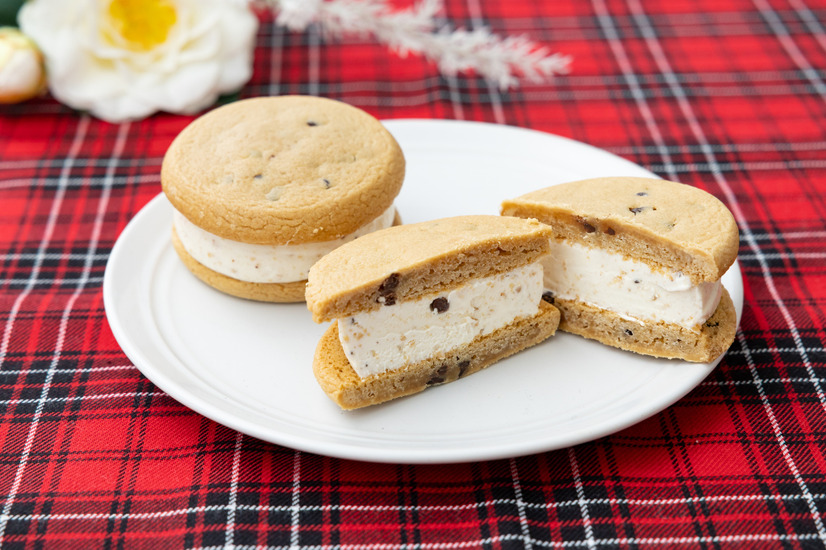 カントリーマアムアイスサンド（税込345.60円）