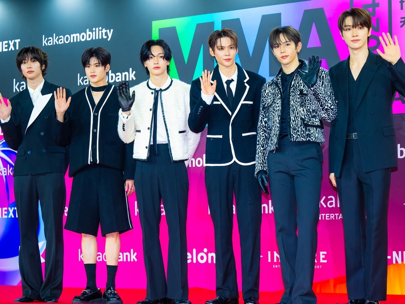 RIIZE、韓国の大手カフェチェーンとコラボグッズ発売決定！50人参加のサイン会で初公開