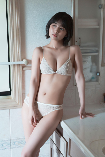 撮影:唐木貴央 ヘアメイク:夢月 スタイリング:富田育子