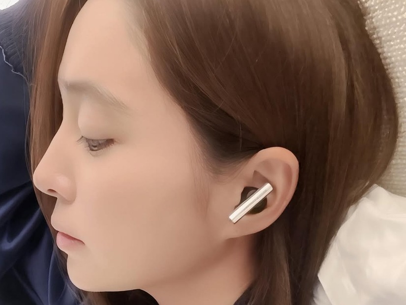 “18万円のイヤホン”を披露するはずが…整いすぎた横顔に注目集まる韓国美人女優（43）