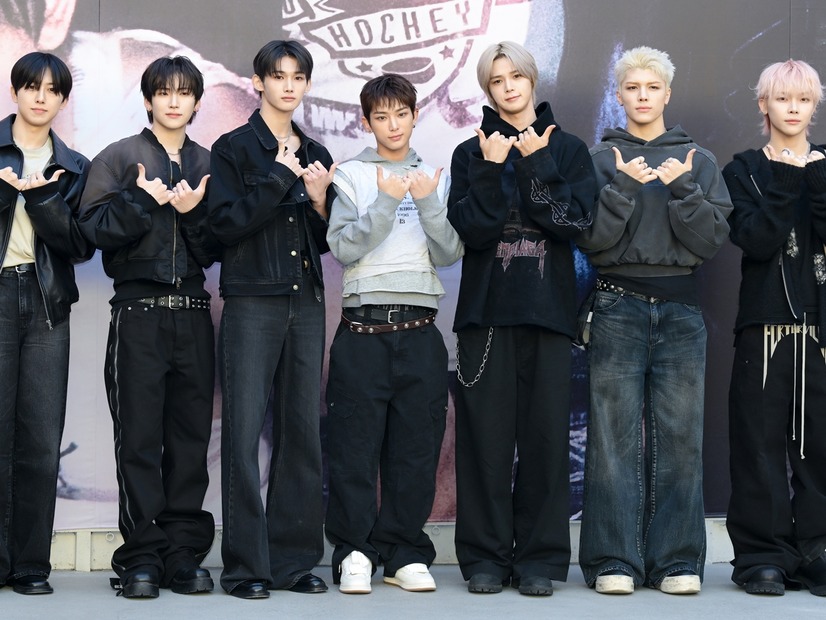&TEAM、韓国デビューALポップアップに登場！“クール×キュート”なギャップでファンを魅了【独自写真】
