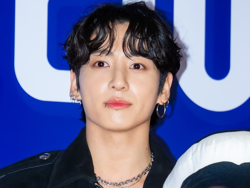 BTS・JUNG KOOK、“南山ビューの自宅”からモッパン配信！飾らない日常が話題「絵になる」「最高の映像」