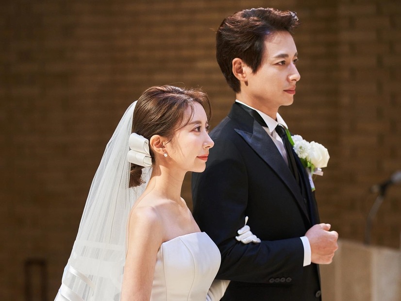 “推し”だった14歳年上の韓国俳優と結婚した日本人妻、娘とおそろいコスプレ姿披露！「微笑ましい母娘」