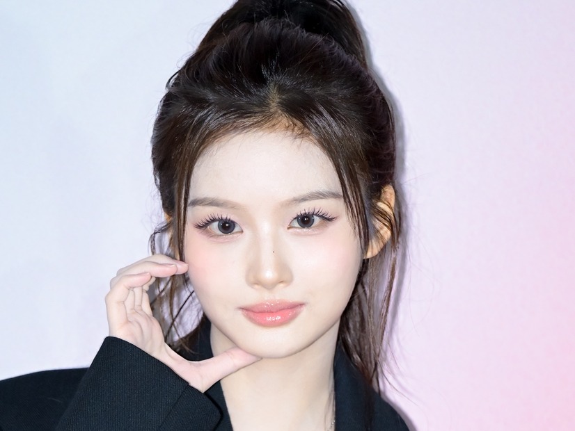 「顔ちっちゃ！」NMIXX・ソリュン、ポニーテール姿で際立つ“驚異の頭身”が話題に【PHOTO】