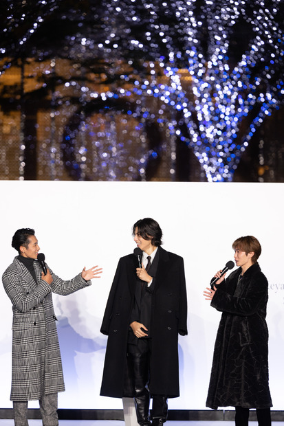 左から）Snow Man・岩本 照、ラウール、渡辺翔太