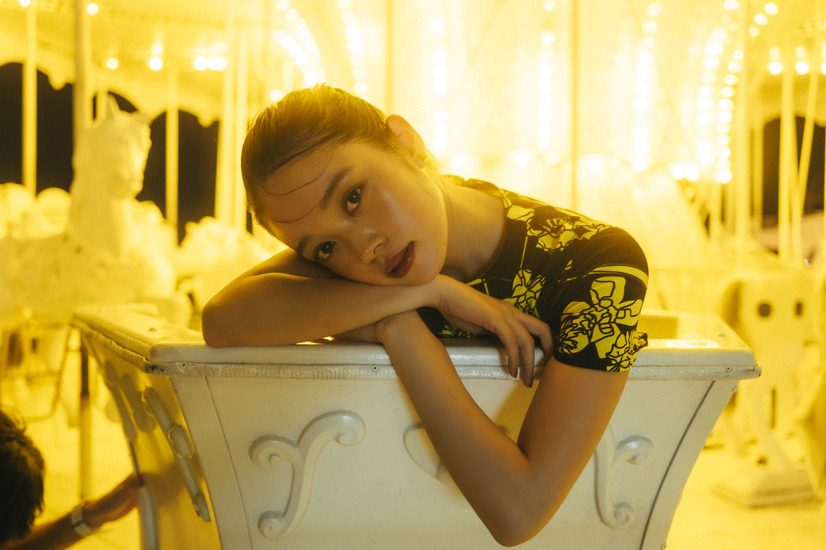 「髙石あかりファースト写真集 幻灯」(東京ニュース通信社刊) 撮影/横山マサト