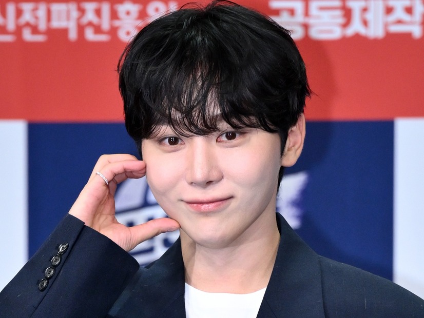 「尊すぎる…」SEVENTEEN・スングァン、愛犬プクとの“癒しショット”公開！優しい眼差しにキュン【PHOTO】