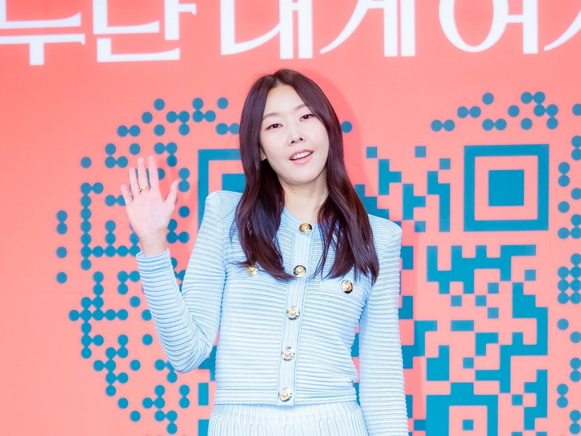 「寝てる場合じゃないです」突然ライブ配信が流れ…登録者86万人のYouTubeチャンネルが削除された韓国モデル