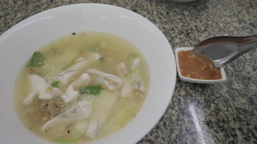 カオトム・プラ・キンポー©西尾康晴/Nishio Travel