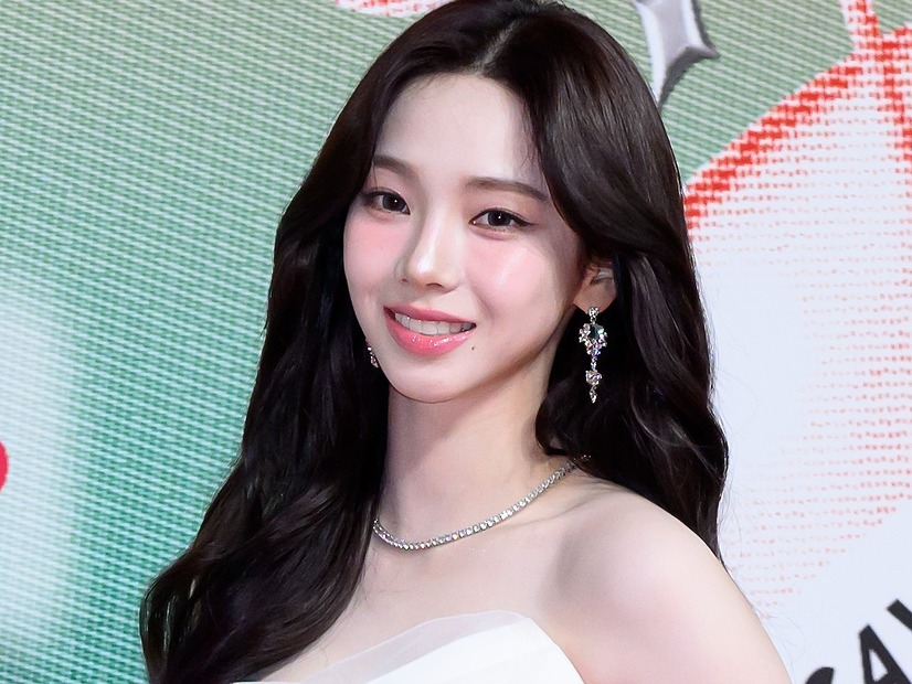 aespa・カリナ、夜の東京の街に出没！“変装なし”で日本グルメ満喫SHOTに反響「遭遇したかった」【PHOTO】