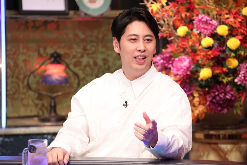 屋敷裕政（ニューヨーク）『酒のツマミHANARE』©フジテレビ