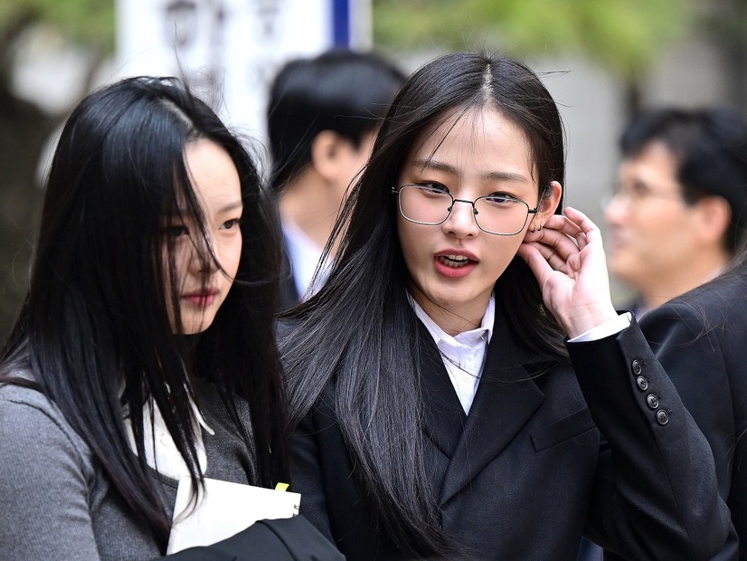 「社会では母より契約書が上」「母は解決してくれない」NewJeansのADOR復帰、韓国弁護士ユーチューバーの“痛烈な一言”が話題に