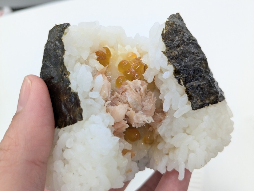 ぼんご監修 ごちむすび いくらと秋鮭＠撮影：渡邉