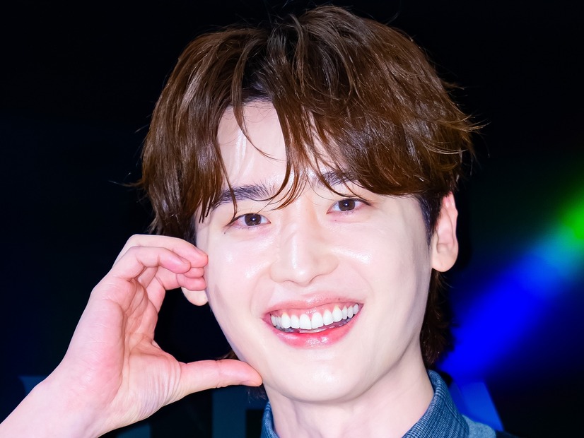 俳優イ・ジョンソク、行動もまさに“王子”…出演ドラマのスタッフに高級ホテルの食事券プレゼント