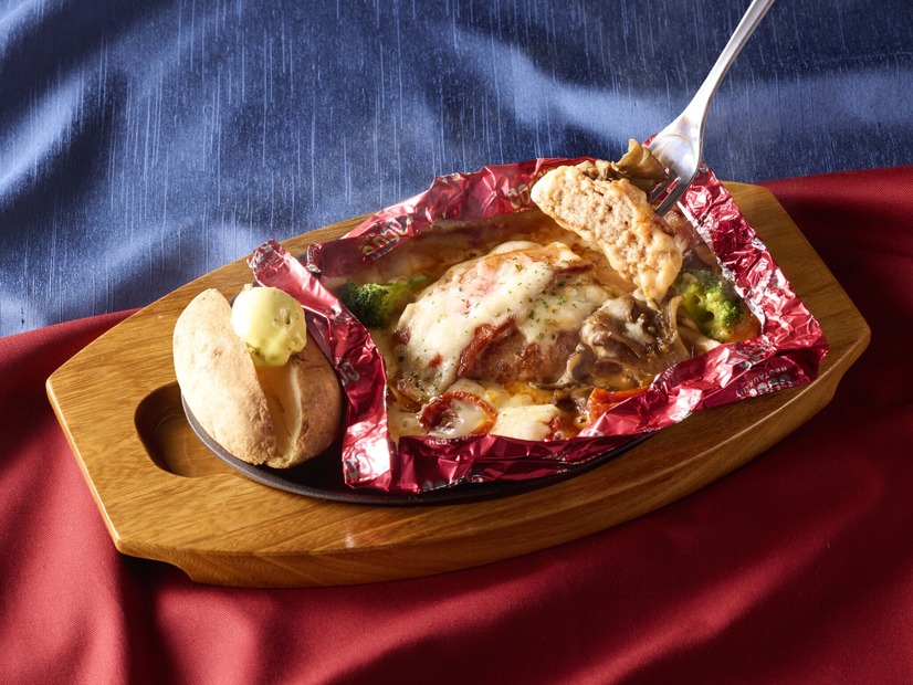 燻製ベーコンと舞茸の包み焼きハンバーグ～トマトと5種チーズのソース～　単品：（税込1,419円）