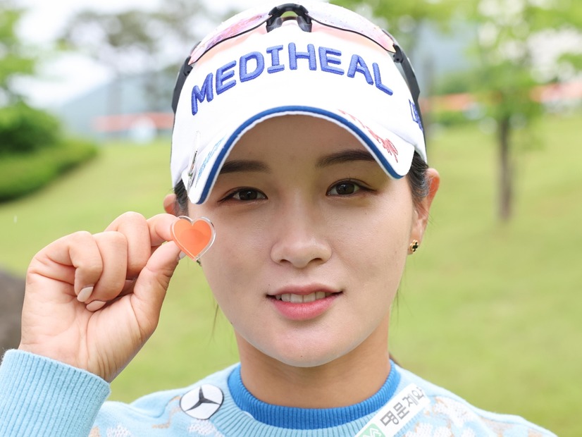 ギャップ萌えな猫耳に悶絶…“イ・ボミ2世”パク・ヒョンギョンに日韓ゴルフファン騒然「え、天使？」【PHOTO】