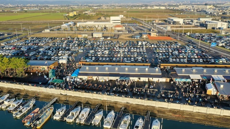 上空からのゆりあげ港朝市
