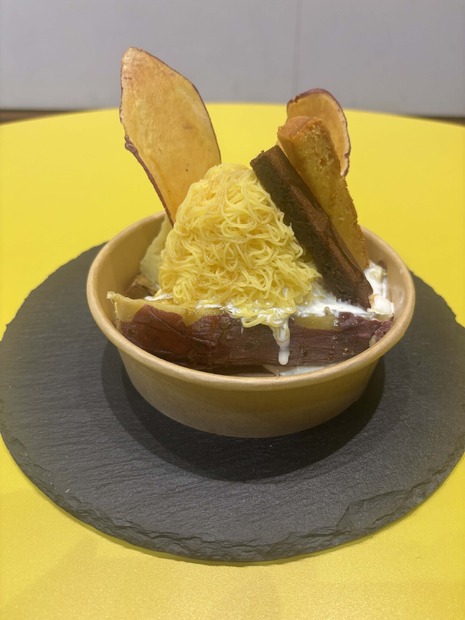 「プレミアム焼き芋んぶらん」　イートイン1,051円(1個)