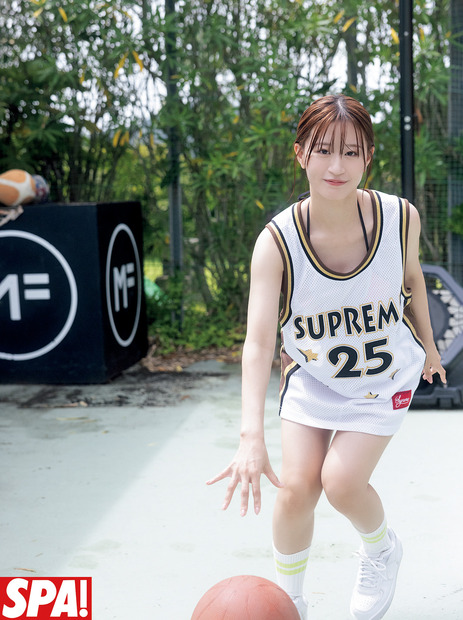 撮影:中山雅史 ヘアメイク:進藤澪燿子 スタイリング:米丸友子