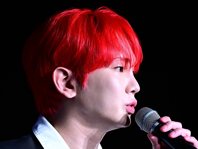 “怪しい人物”との接点疑惑に沈黙貫くSHINee・キー、ファンは説明求める　同グループメンバーは否定