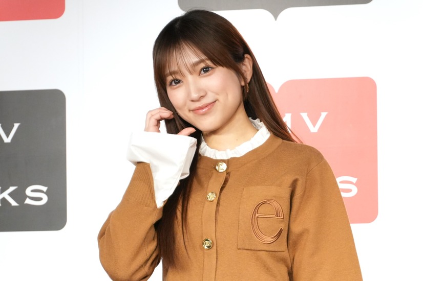 矢吹奈子【撮影：小宮山あきの】