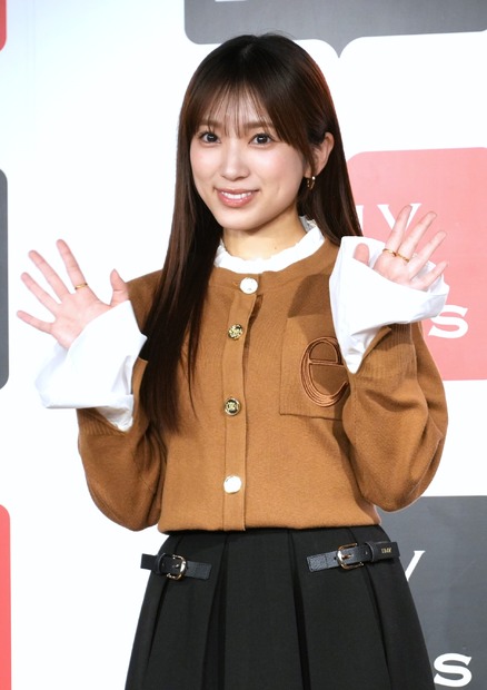 矢吹奈子【撮影：小宮山あきの】