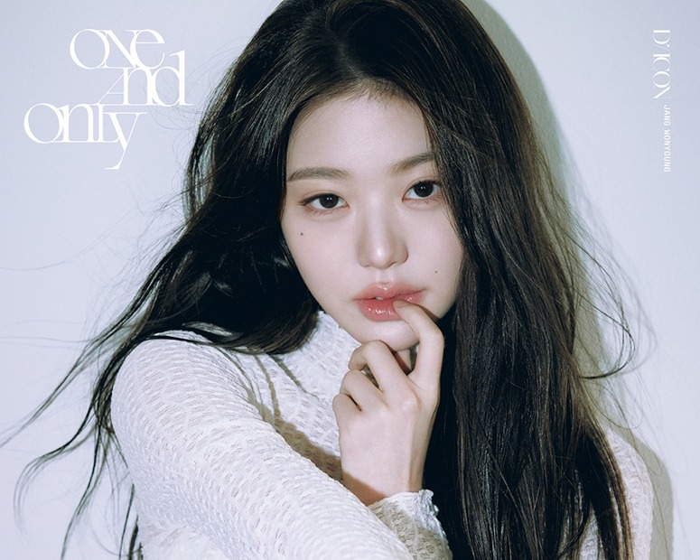 IVE チャン・ウォニョンのソロ写真集『D'ICON VOLUME N°31 JANG WONYOUNG ONE AND ONLY』@DISPATCH NEWS GROUP