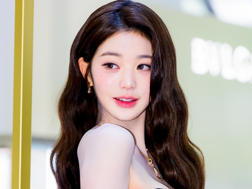 色香漂うドレスから“意外なボリューム感”…IVE・ウォニョン、華奢ボディとのギャップに釘付け【PHOTO】