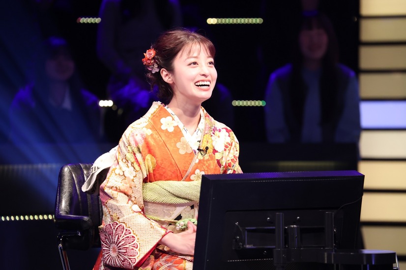 橋本環奈『クイズ＄ミリオネア』（C）フジテレビ